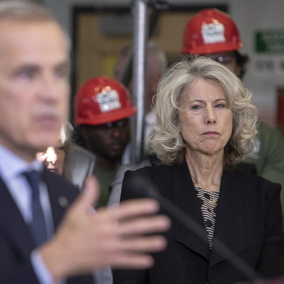 CEO of new Major Projects Office skirts MPs' questions about tanker ban